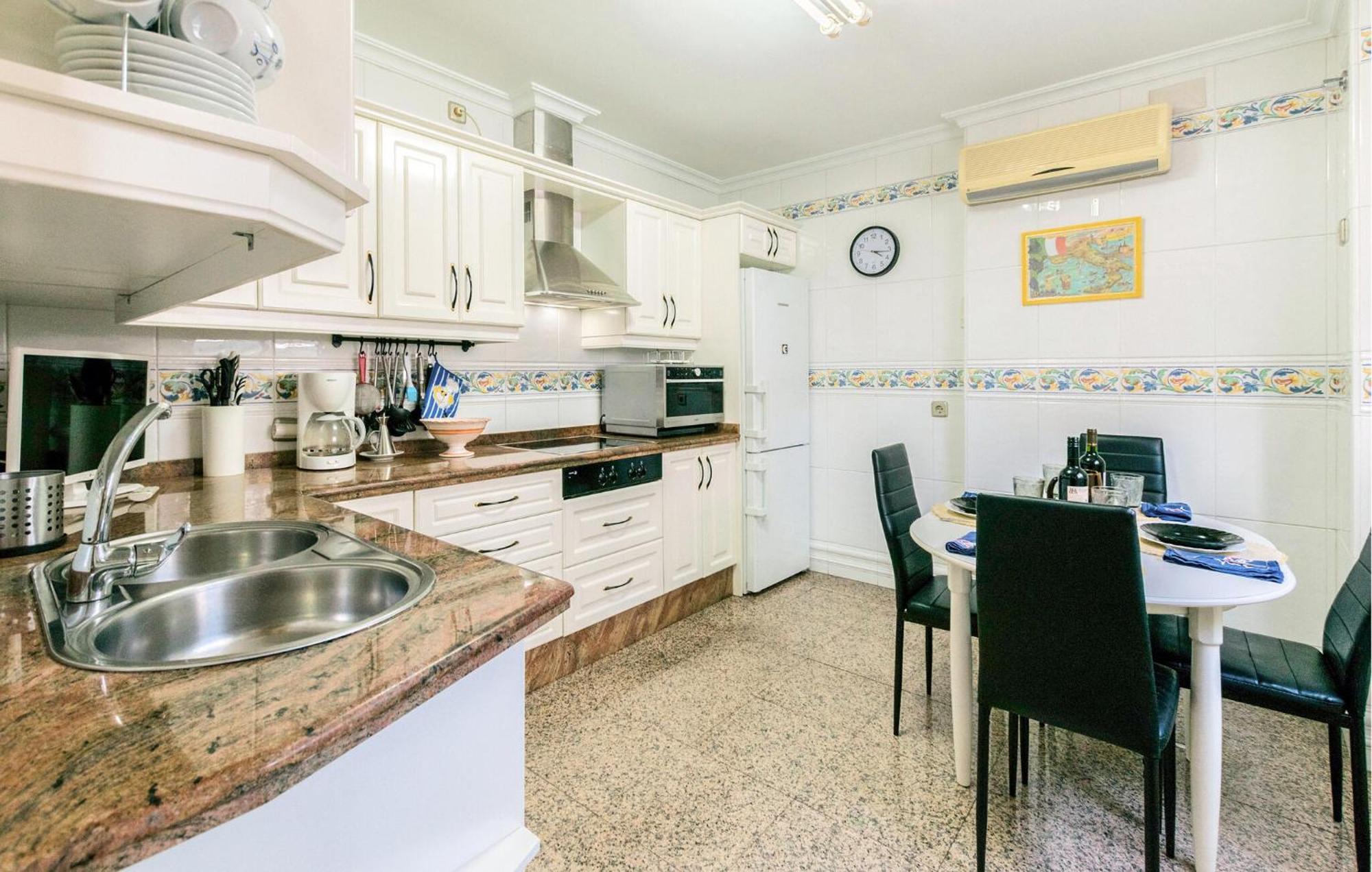 Cozy Apartment In Sevilla With Kitchen Εξωτερικό φωτογραφία