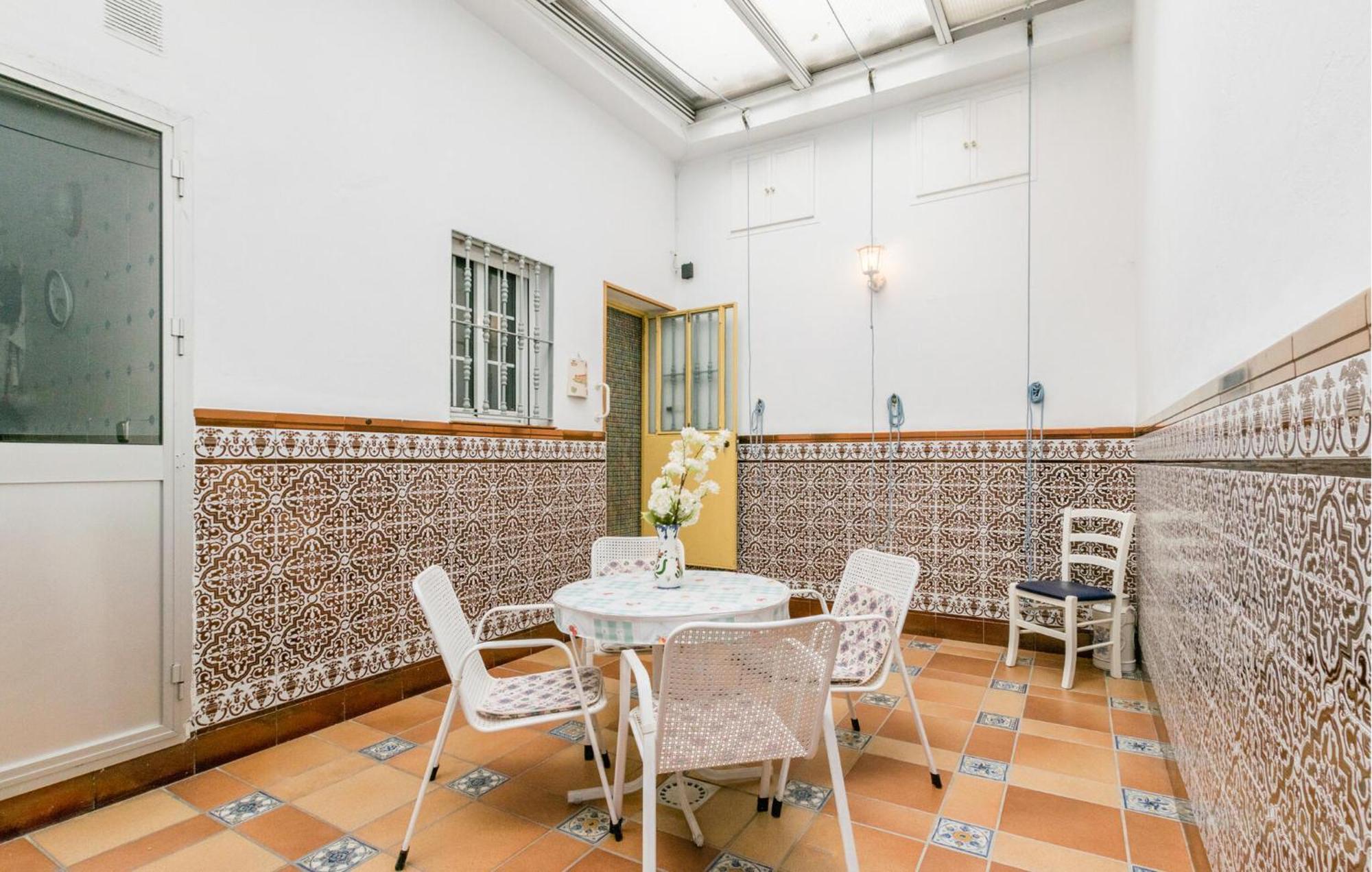 Cozy Apartment In Sevilla With Kitchen Εξωτερικό φωτογραφία